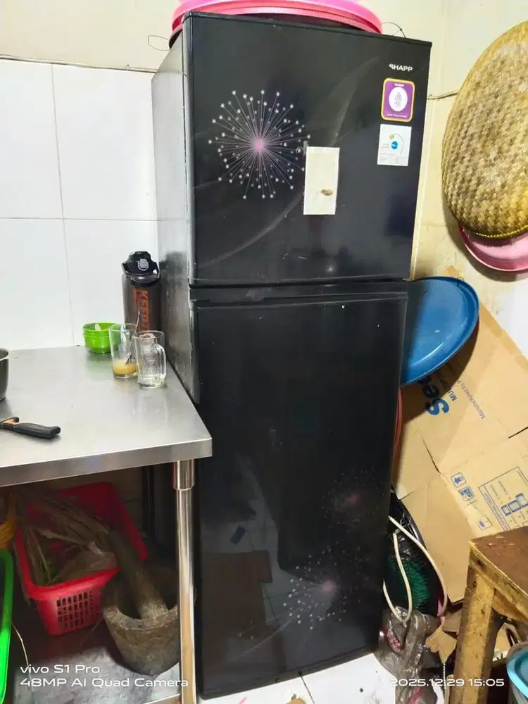 KULKAS 2 PINTU BRAND SHARP