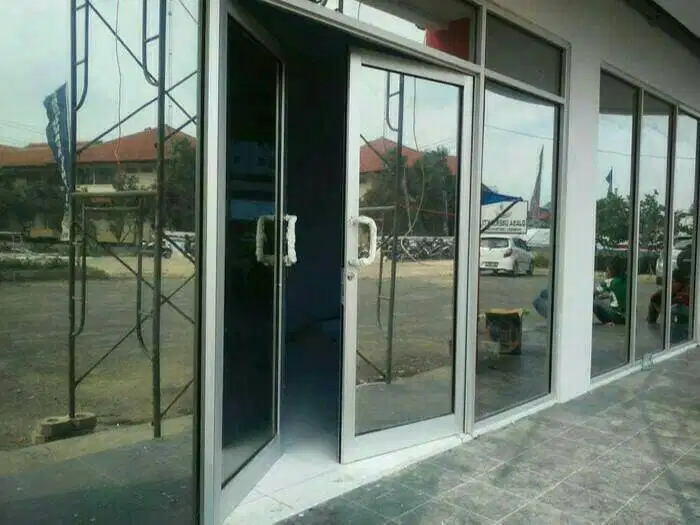 Kaca Film Perumahan Perkantoran Gedung Hotel Apartment Kost panggilan