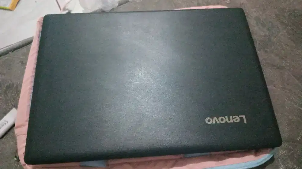 Merek: lenovo
Processor: AMDA9⁷TH GEN
RAM: 8 GB