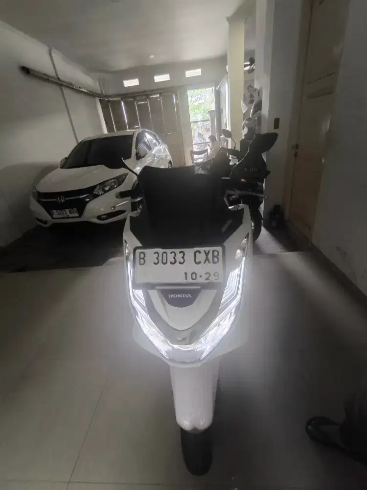 PCX 2024 ABS 160cc PUTIH TANGAN PERTAMA