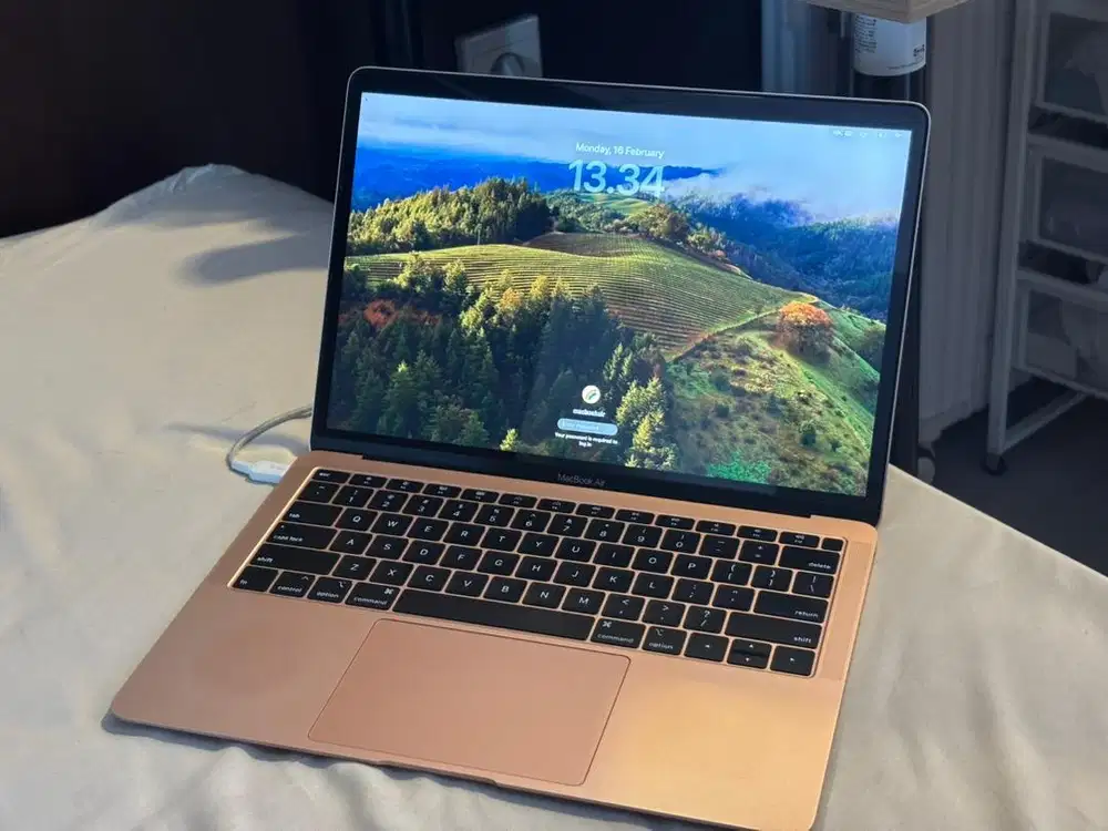 Macbook Air 2019, intel core i5- 256gb, Rose Gold