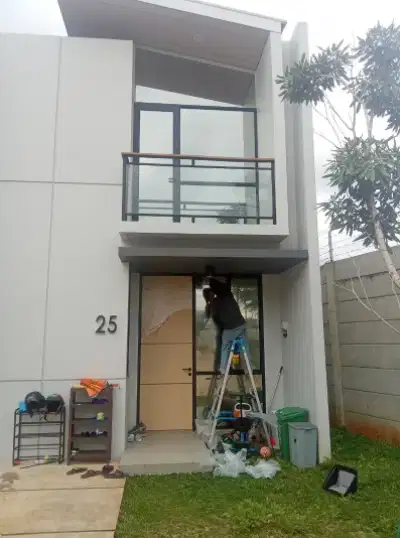 Sedia Jasa Pemasangan Kaca Film untuk segala Bangunan Gedung & Rumah