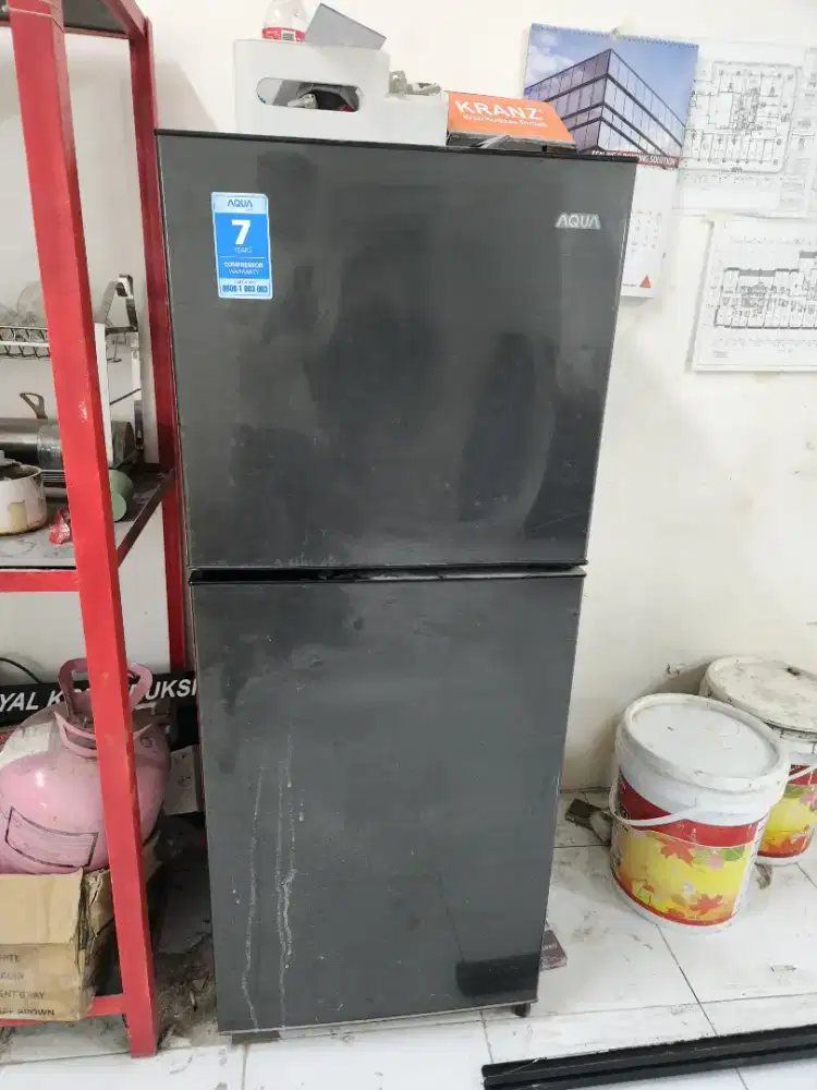 Kulkas 2 pintu merk AQUA
