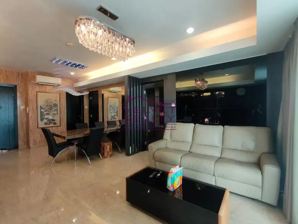 Disewakan Apartemen Royale Springhill Kemayoran 2+1BR Luas 165m2 #VR1161