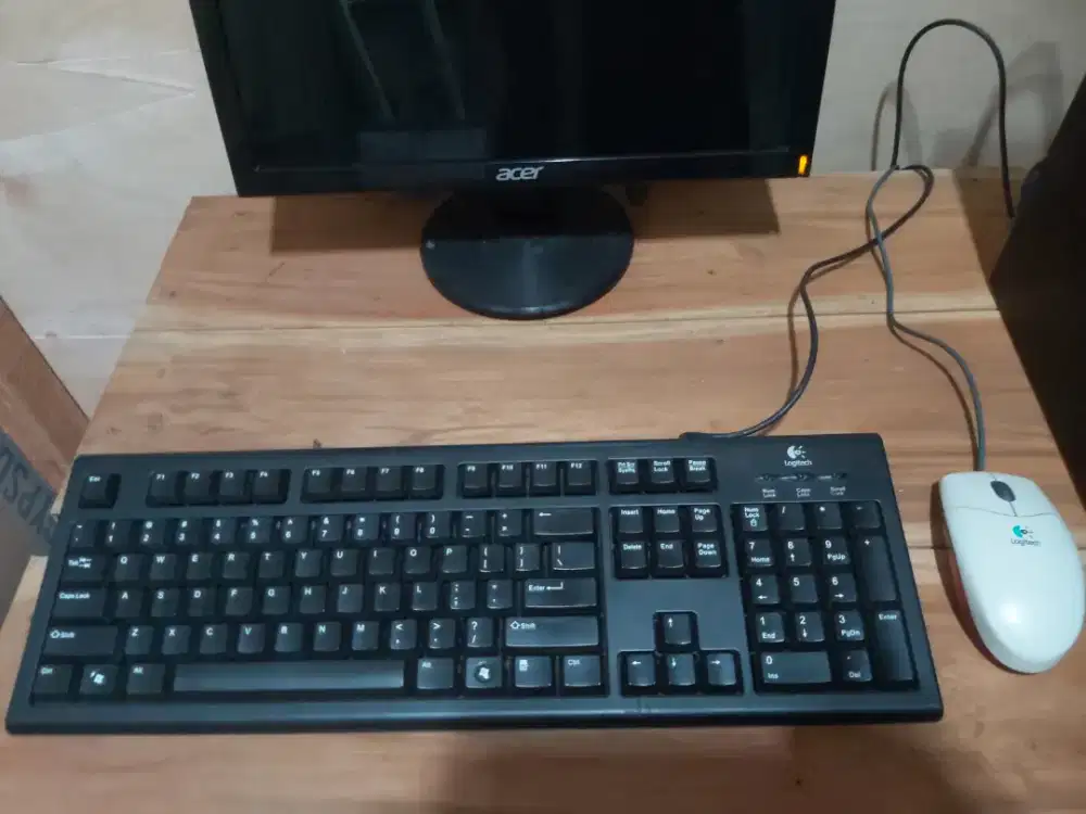 CPU KOMPUTER MONITOR SATU SET INTEL CORE I3 GEN 6 RAM 4GB HDD 500GB