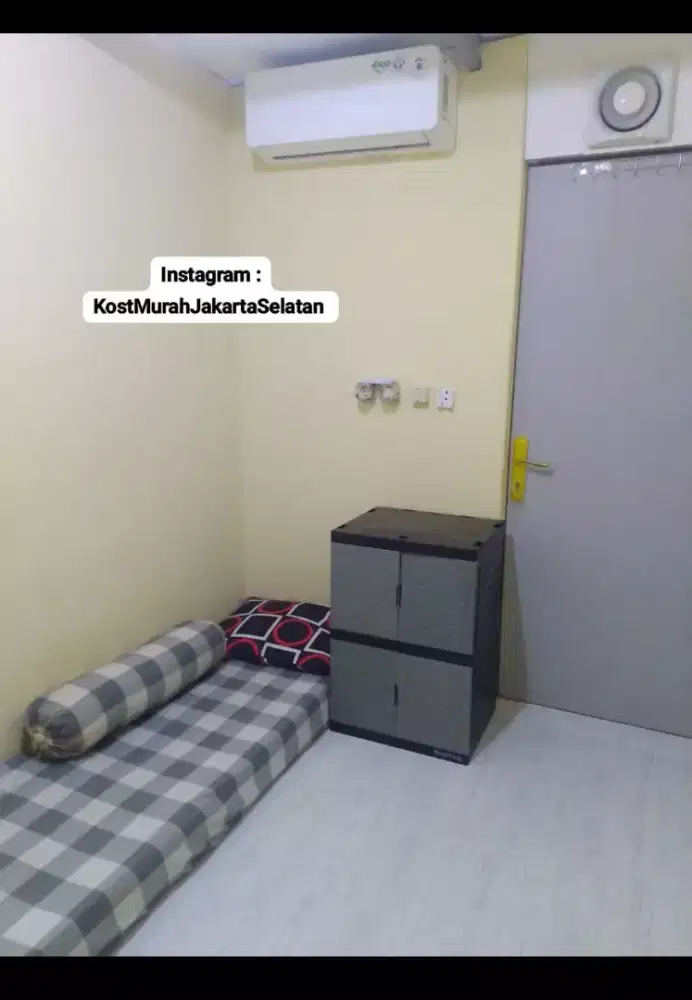 KASUR BUSA + Gratis WiFi & Listrik + AC + Kost Tidak Bebas Cewek Cowok