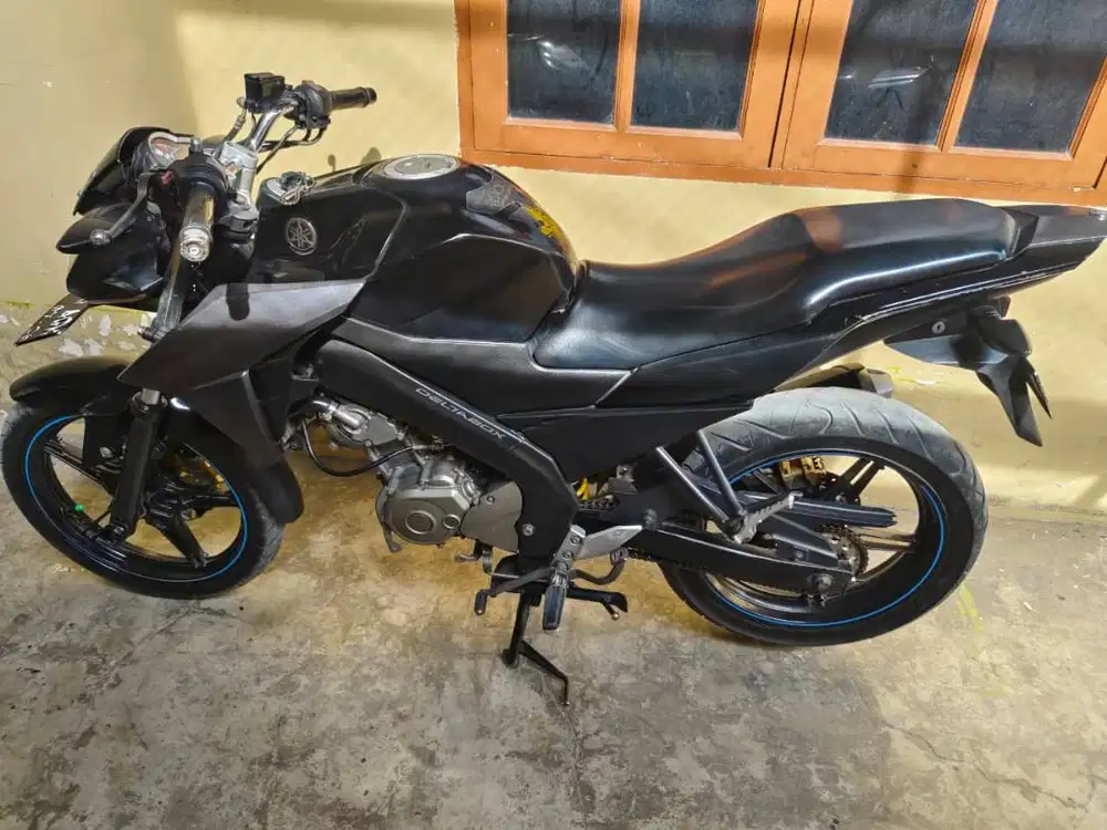 VIXION 2016 WARNA HITAM