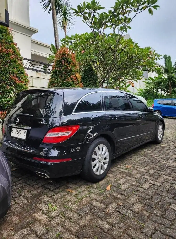 mercy r300 hitam 2011