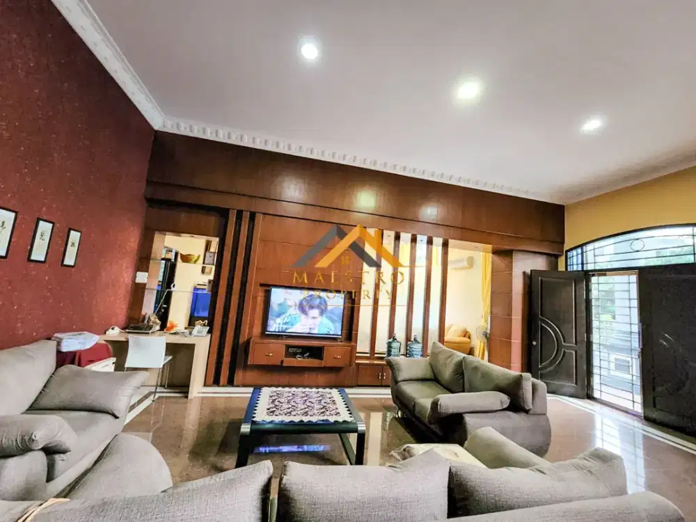 Dijual Rumah Hook 3,5 Tingkat Fully Furnished Komplek Cemara Asri Jalan Kasuari