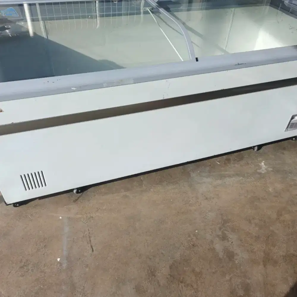 FREEZER GEA 700 LITER