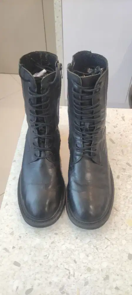 Boots pria size 41 kulit asli