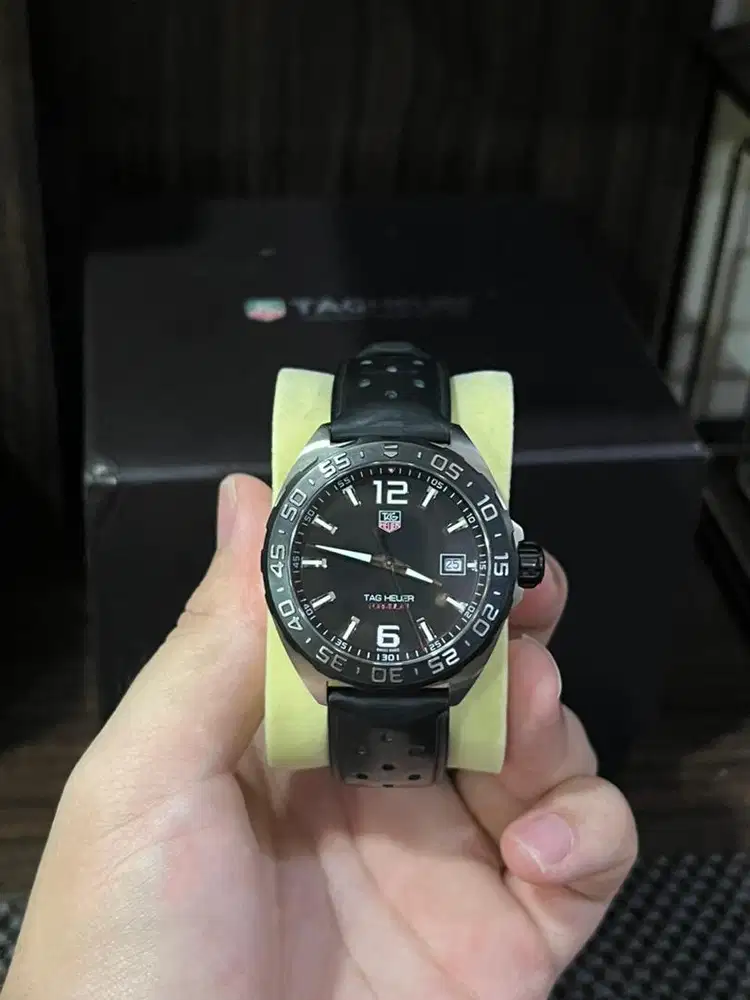 Tag Heuer Formula 1 Date