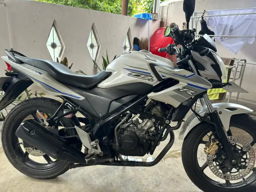 Honda CB150R StreetFire 2013