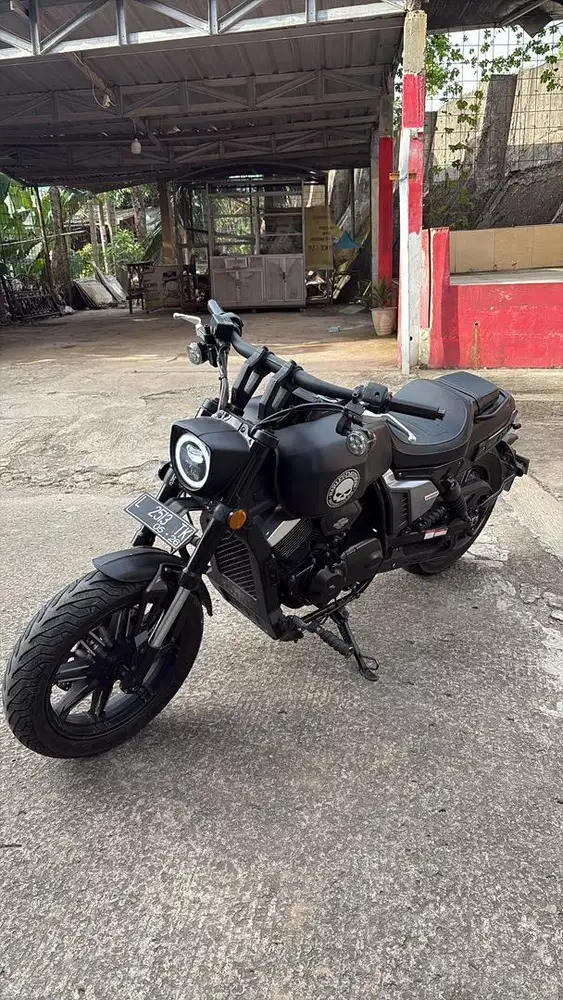 keeway v250 fi 2021 hitam