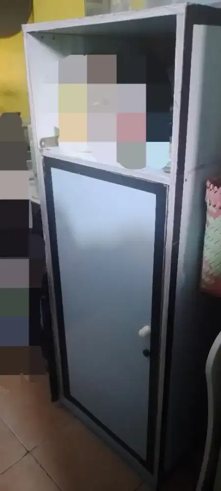 Jual lemari bekas pakai