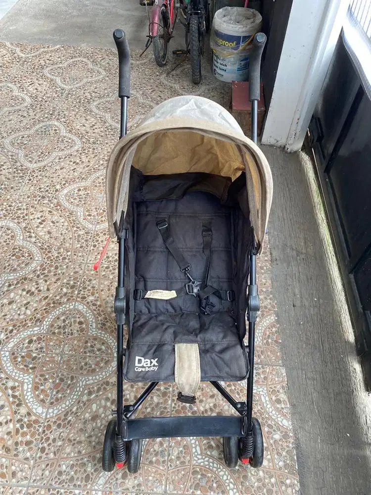 Stroller bayi bekas
