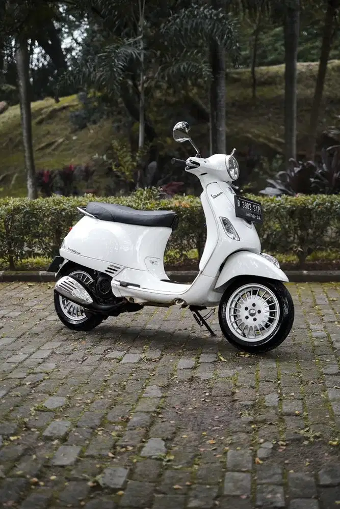 VESPA LX 150 3VIE TAHUN 2013