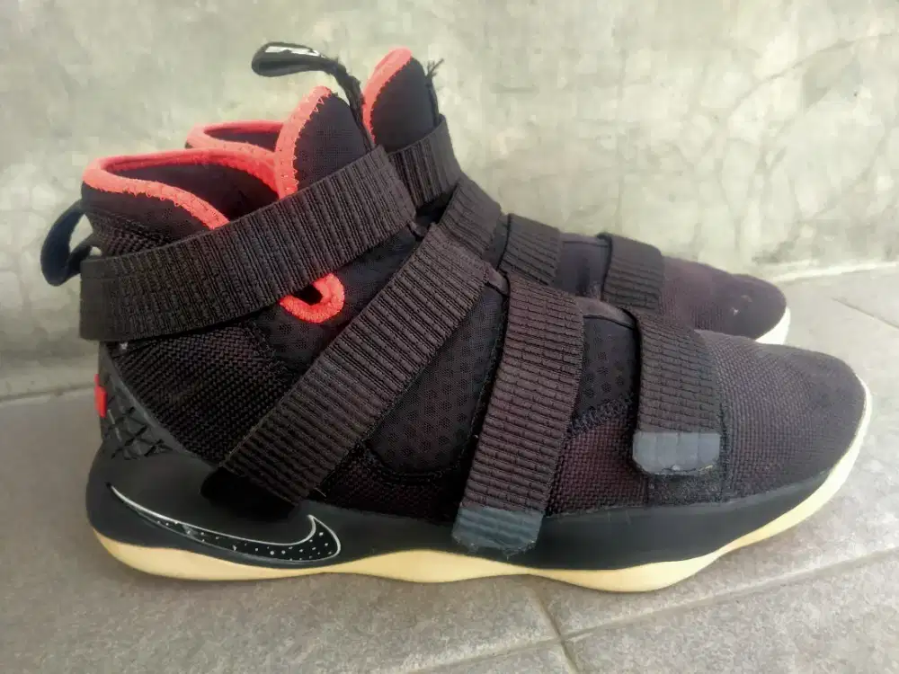 Nike LeBron Soldier XI (11) sz 45