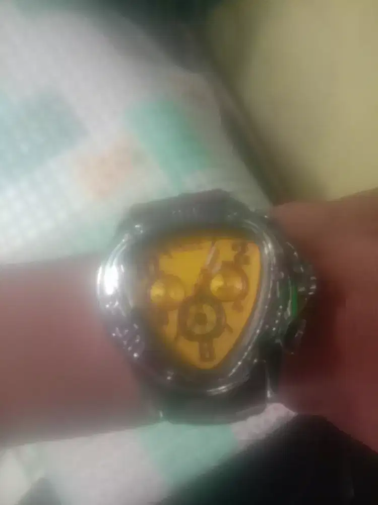 Jam tangan pria asli dari Arab otomatis tampa batre