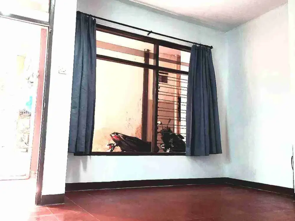 RUMAH KECIL BUAT PASUTRI BARU RENOV SIAP HUNI, DEKAT SETRASARI MALL.