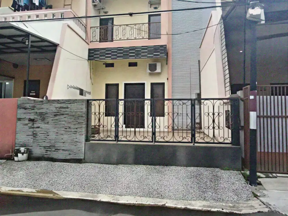 Dijual Rumah di Kelapa Molek, Kelapa Gading, Jakarta Utara