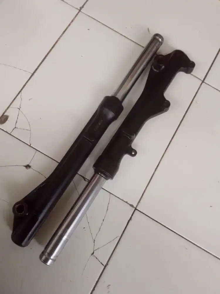 Shockbreaker depan beat fi