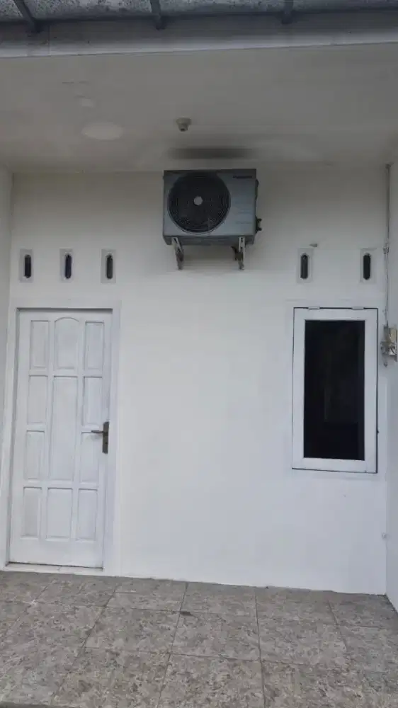 DISEWAKAN KOST RUMAH PETAK TIPE 21, DAPUR, RUANG TAMU,KM MANDI,KAMAR