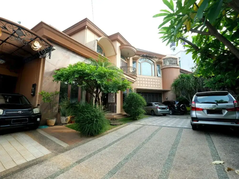 Dijual Rumah Mewah di Kendalisodo Candisari Semarang