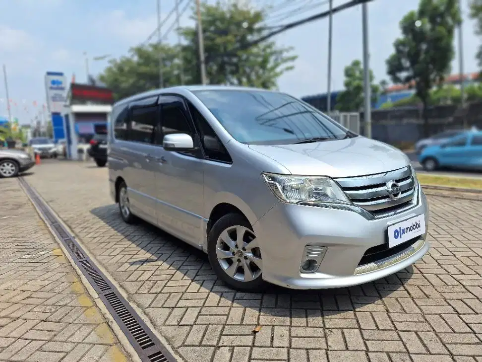 DP MURAH Nissan Serena 2.0 Highway Star Bensin-AT 2013  C3PFD