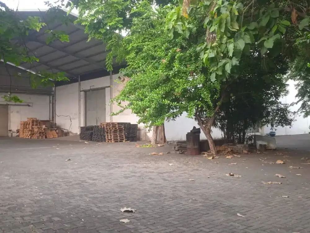 Gudang siap pakai di Kenjeran nol jalan raya, siap pakai