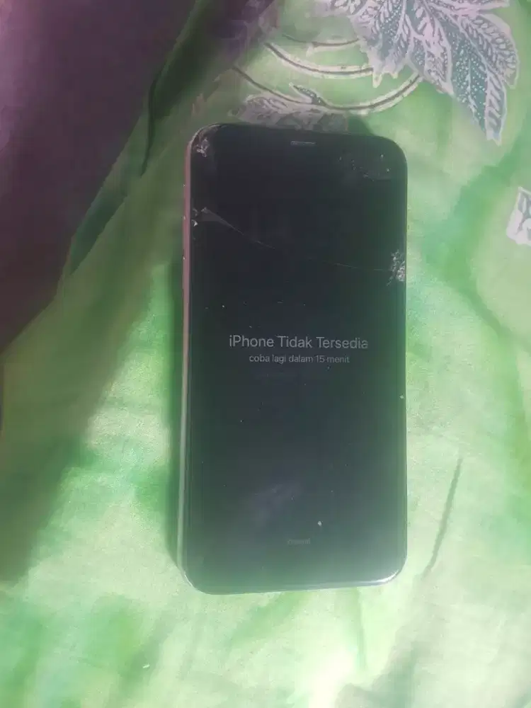 Jual ipgone xR mentok pascode icloud gak tau