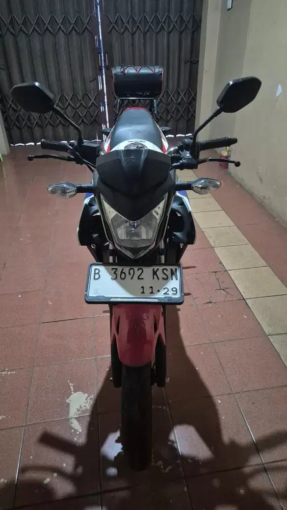 Dijual Motor Honda CB 150R Streetfighter Tahun 2014