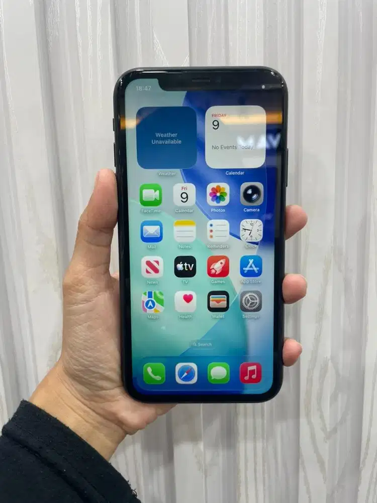 iPhone 11 64GB iBox
