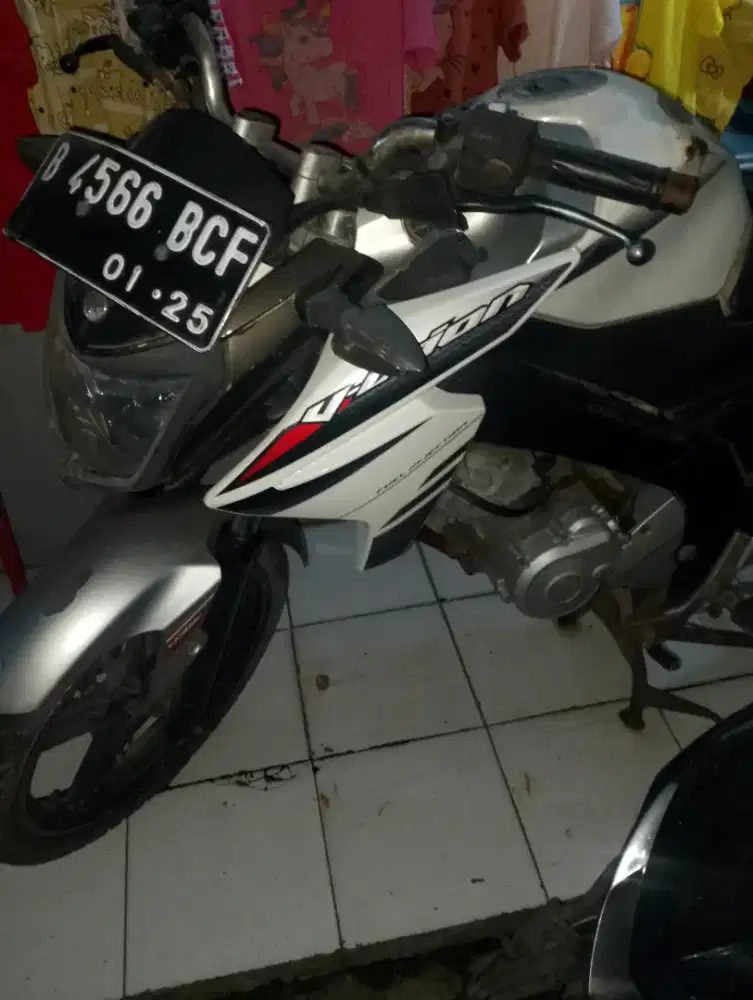 Jual motor Vixion 2015
