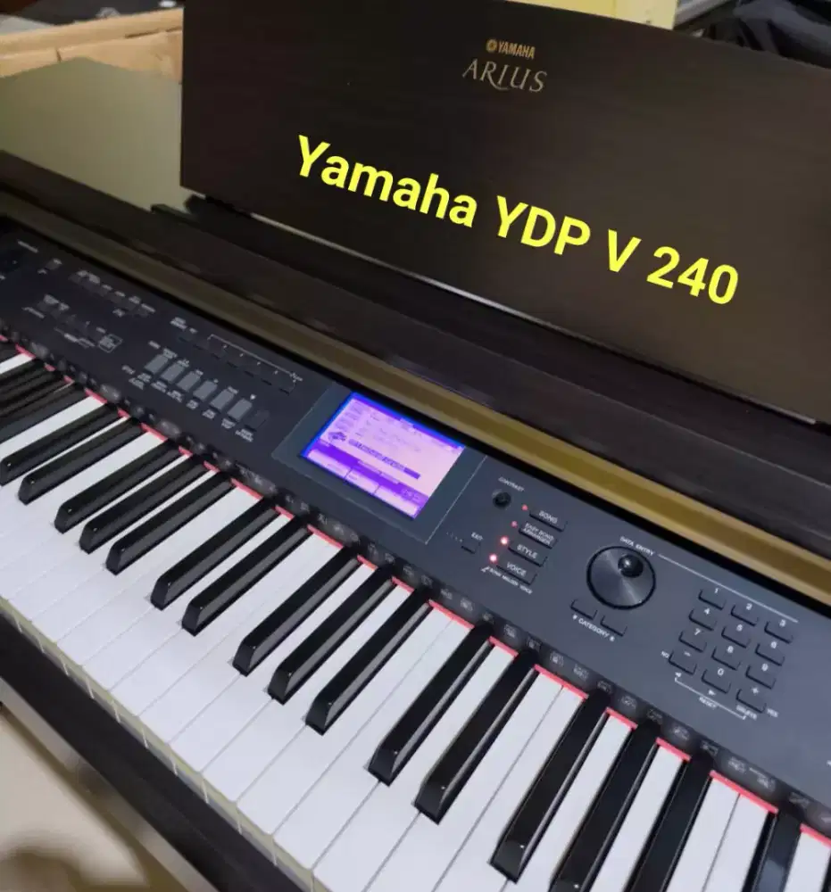 PianoYamaha Arius V 240 josss