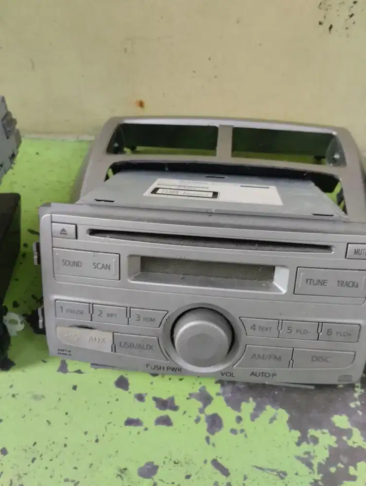 Tape mobil Agya bawaan Mobil