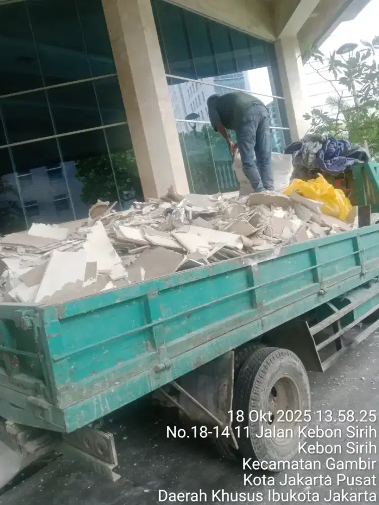 Buang puing & sampah proyek