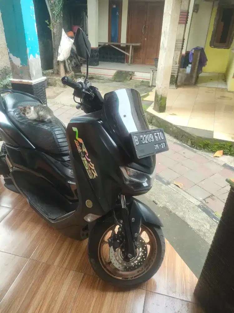 Nmax hitam tahun 2022