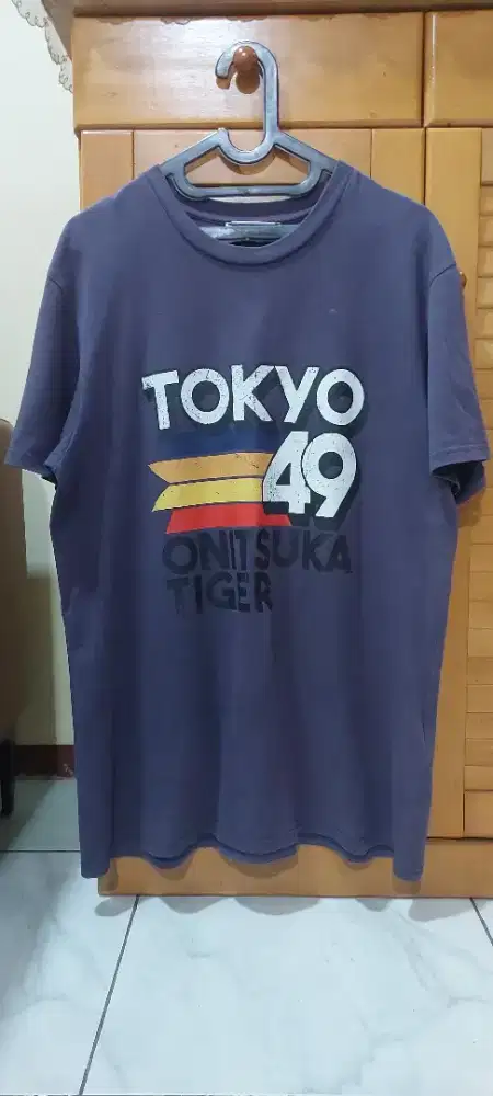 Kaos pria Onitsuka Tiger, LD 110 panjang 140