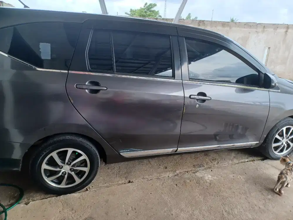 Sigra AT R Deluxe - 2016