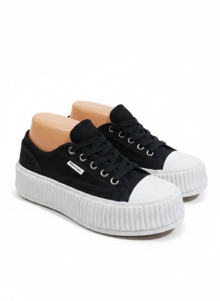 Sepatu Sneaker Chanel Wanita Original Second Size 37