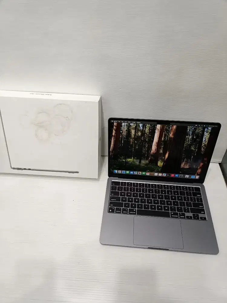 Apple MacBook Air M3 13 inch 16GB 256GB Second iBox Mulus Fullset
