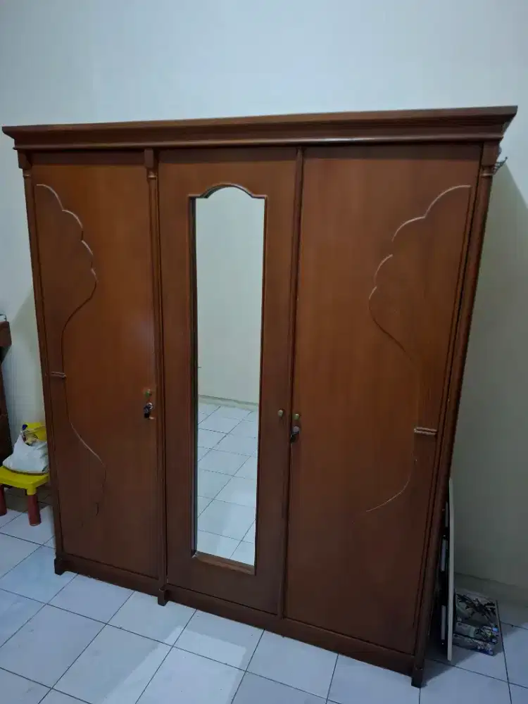 Dijual Lemari Jati 3 Pintu