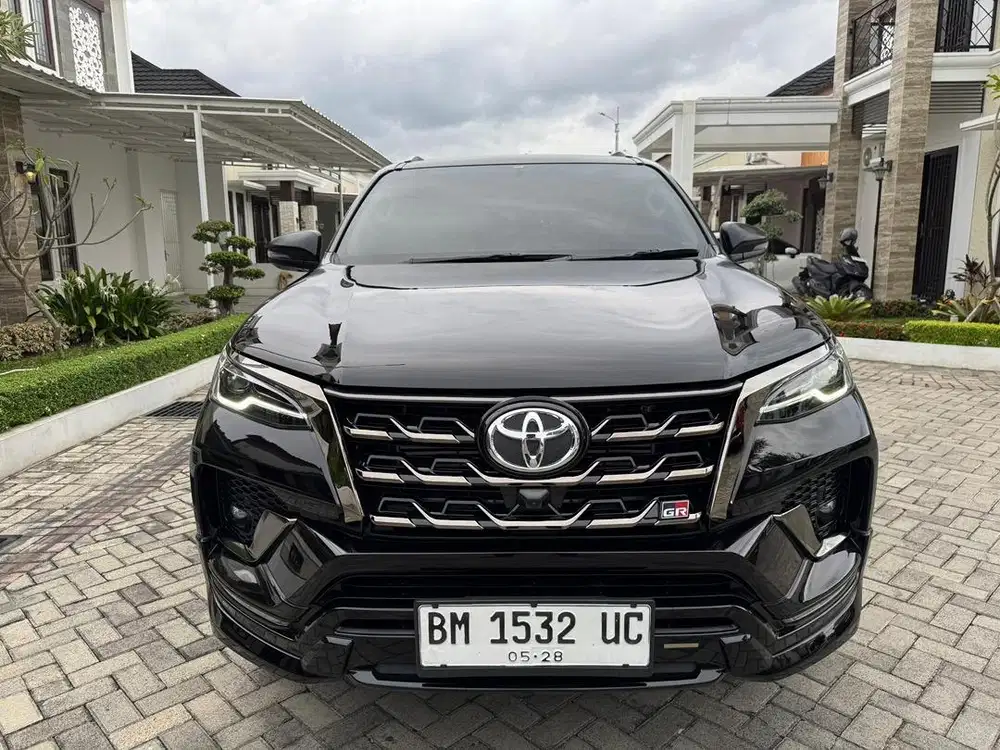 Fortuner GR 2.8 metic solar