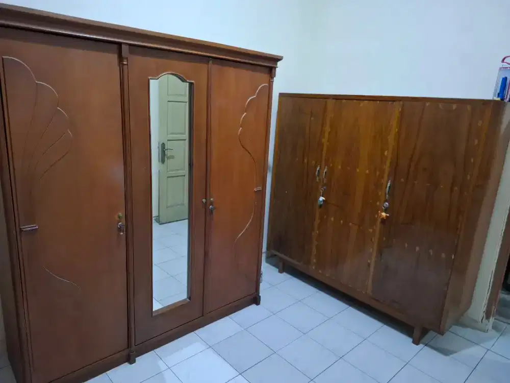 2 Lemari Jati Kokoh