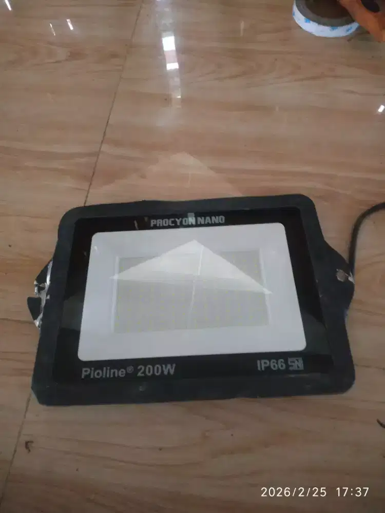 Dijual Cepat Lampu Sorot Pioline 200 Watt IP66 OutDoor