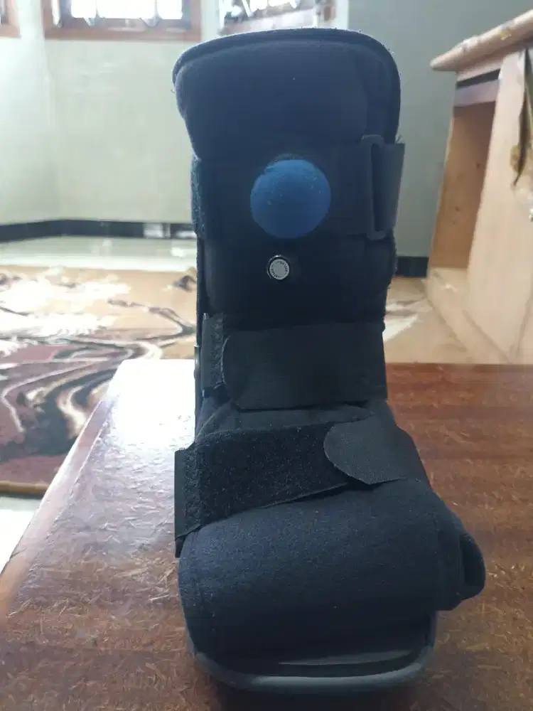 Ankle Boots Sepatu Orthopedi