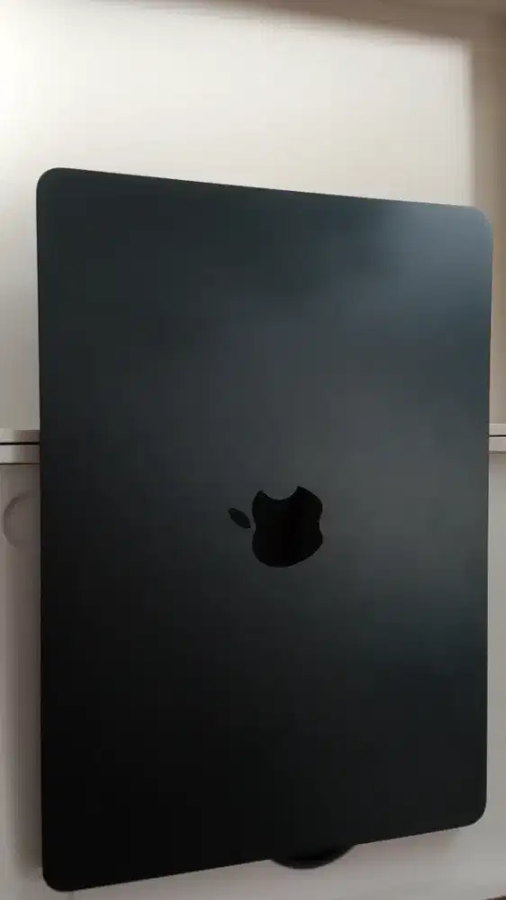 Macbook Air M2 13 inch 256GB / 8GB Midnight Black, Inter. Second Bekas