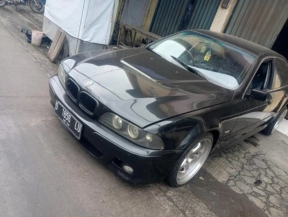 BMW 528i 1997 Bensin