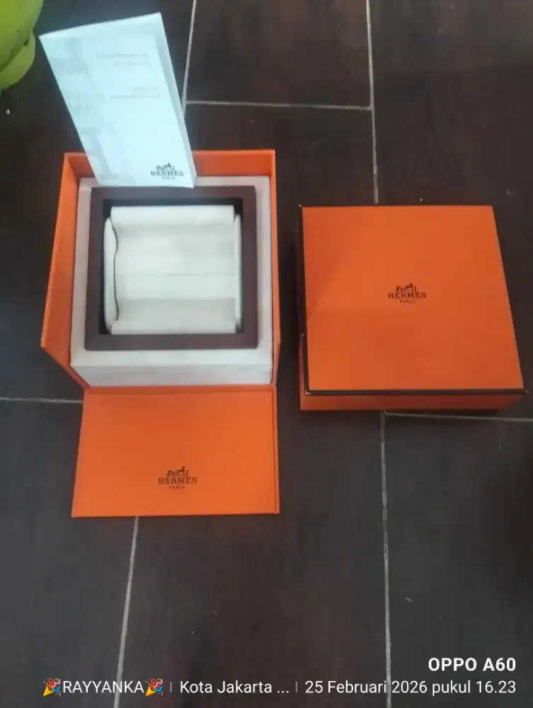 Hanya Box jam tangan